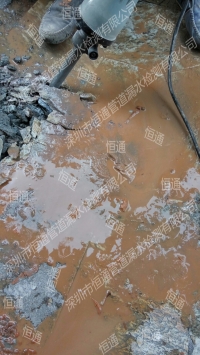 横岗卓越城市花园自来水管漏水